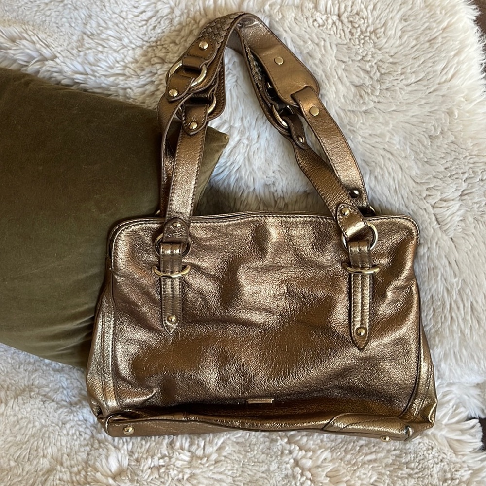 THE SAK METALLIC BRONZY GOLD MEDIUM SIZE SHOULDER TOTE w/ GOLD HARDWARE